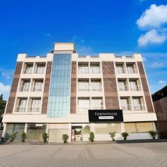 Super Townhouse Vasai Express Highway Formerly Majestic Inn