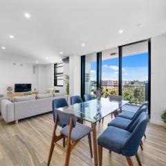 Prime 3BR Apt with Parking & ICC & DarlingHarbour-10 mins walk