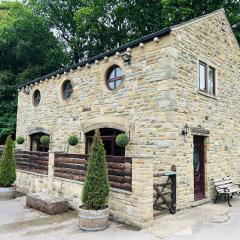 Pingle Nook Barn, Denby Dale - luxury accommodation on the farm