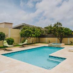 Casita Catiri - Cozy Guesthouse with a Pool