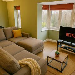 Spacious 5-BR Group Stay in Central Location