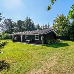 3 Bedroom Stunning Home In Hals