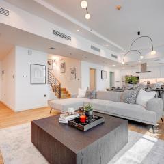 Sophisticated 4BR - Perfect Stay for Families in Marina