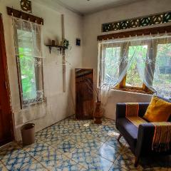 Rumah Gaharu - Kulon