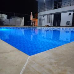 Piscina Jacuzzi Naturaleza Y Tranquilidad