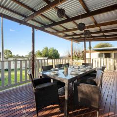 Spacious 4BR House Near Kingswood & Penrith CBD