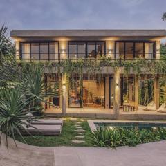 Aloha Villas - Modern villas with private pool and lush gardens