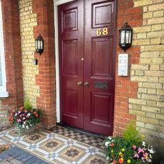 The Silverdale Court No6