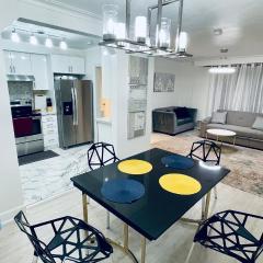 Cozy Home 10 Mins From Toronto Airport With Free Parking