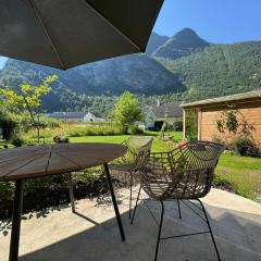 Flåm Tinyhouse with a Waterfall View