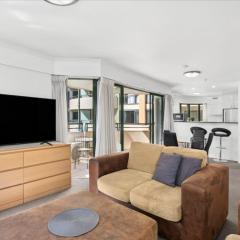 Stylish Braddon Retreat 2Bedroom Free Parking & Pool
