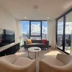 Warm Cozy Gabba apartment close to PA & CBD