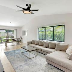 Spacious 3BR Home with Hot Tub, BBQ and Parking
