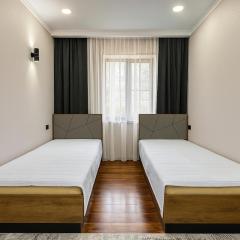 Anara Lakeview Central Apartment