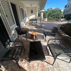 Private Patio Przno Steps to Beach 2 Bedroom 2 Parkings BBQ Villa Olive