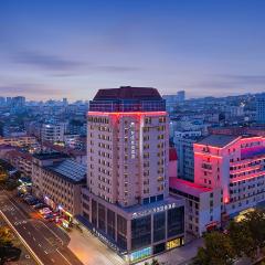 威海市区威高广场万信至格酒店