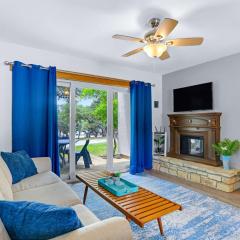 Charming Lakeside Condo - Moments to Lake Fun