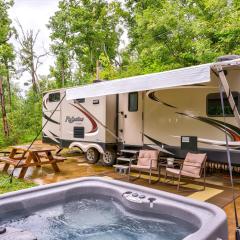 JB's Heavenly Hideaway - RV for 6 with Hot Tub