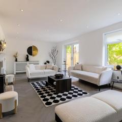 Stunning 4-bed Home in Milton Keynes by Renzo, Swimming Pool, Games Room!