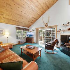 Paradise Pines 3BR Secluded Cabin Minutes in Tahoe Donner
