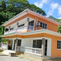 H & M Bayview Apartment Seychelles