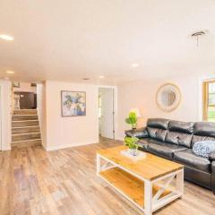 Close to Lambeau 4BR Sleeps 8 Dog Friendly