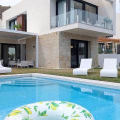 PARIS azure villa