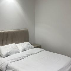استديو بسرير ماستر وجلسه جانبيه