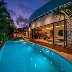 Villa Yellow Moon, A Tropical 3BR Sanctuary in Uluwatu