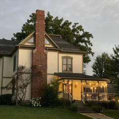 Temple View Inn with Music Studio