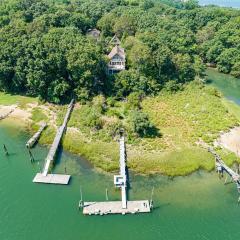 Nature's Paradise: Private Dock & Water Views
