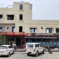 Aanandam Hotel