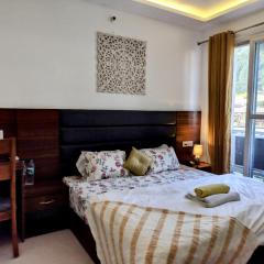 Ima Ganga Hotel - Aesthetic, Quite Mountain View Rooms with netflix, free airport pickup for 7 or more nights booking
