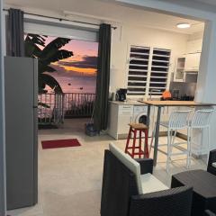 Maison dans la corniche or
