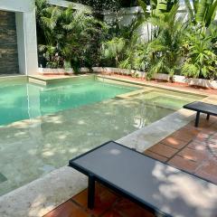 Habitación elegante en casa con piscina y jacuzzi - 4