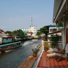 Canal House Bangkok - Whole house on Mon canal