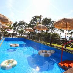 Yeosu Hi Mom Kids Family Pension Black