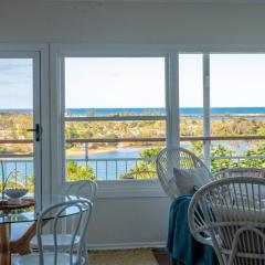 'SEAVIEW' - Stunning Coastal Views, Opposite Shaws Bay, Pet Friendly, Sleeps 4