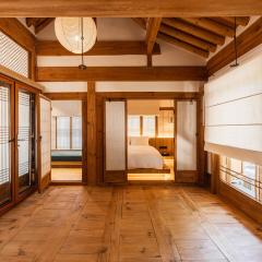 Sangseon Heritage Hanok-W