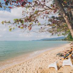 Chill Inn Lipa Noi Hostel and Beach Cafe