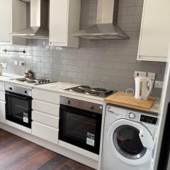 Relax in Uxbridge with Private Room Garden Access