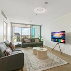 Kangaroo Point 2-Bed Flat with Gym & Pool