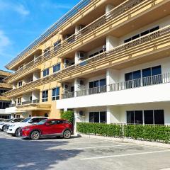 Studio apartment with swimming pool and sauna near beach
