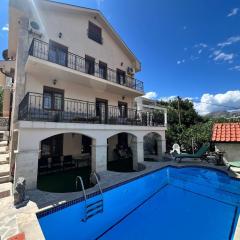 Sunny Days Villa