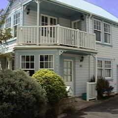 Gorgeous cottage near hospital, with garage