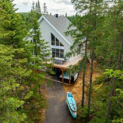 L'intemporel - Retro Chalet with Private Lake and Hot Tub