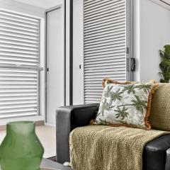 Modern Coastal Escape in the Heart of Rockingham