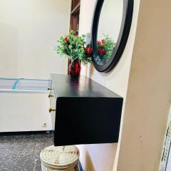 Elegant & Modern 3-Bedroom Apartment Central Downtown Escape