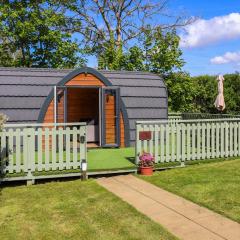 Lodge Pod - Uk49674