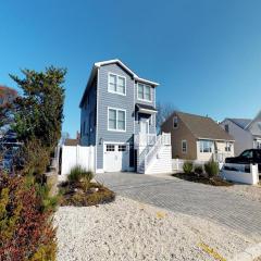 Single Family, Beach Badges, Private Yard, Hot Tub, Jacuzzi-Jet Tub, Wifi, Bay Side Single Family Home In Ship Bottom,